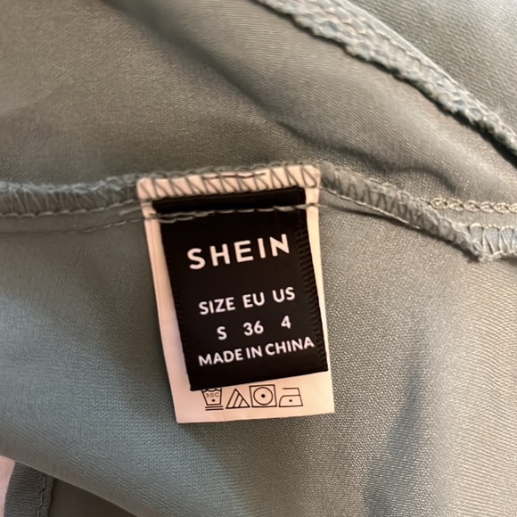 Sage cropped blouse with open back - Picture 4 of 4